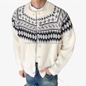 Cárdigan de punto personalizable con logo para hombre, estilo CleanFit Old Money, suéter de invierno con toque sofisticado y estilo relajado. - Product Image 4