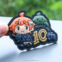 Pendentif en silicone à motif de dessin animé, patchs en PVC pour vêtements de bébé, porte-clés en caoutchouc PVC, cadeau promotionnel avec dos en tissu plat