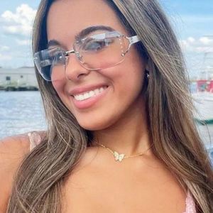 Gafas de Sol de Lujo Vintage al por Mayor, de una Sola Pieza, con Lentes Grandes, Montura sin Aro con Cristales de Diamante para Mujer - Product Image 1