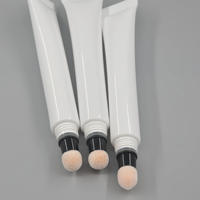 Tube de rouge à lèvres et gloss de luxe personnalisé avec logo, avec applicateur éponge et brosse à cheveux pour cosmétiques, crèmes, huiles à cuticules et lotions