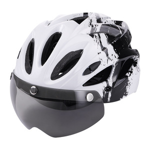Helm Bersepeda dengan Visor Magnetik: Helm Satu Bagian Unisex untuk Bersepeda Gunung dan Jalan Raya - Product Image 1