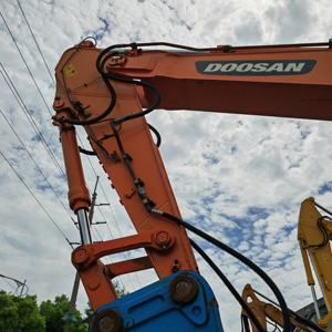 Excavadora de cadenas Doosan DX500LC usada, duradera, de bajo costo, de última tendencia, 50 toneladas, motor y bomba de segunda mano, modelo 2022, excelente - Product Image 5