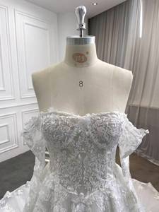 Nuevo Estilo Vestido de Novia Hermoso con Escote Corazón, Hombros Descubiertos, Mangas Largas, Corte en A y Cola Catedral - Venta de Fábrica - Product Image 3