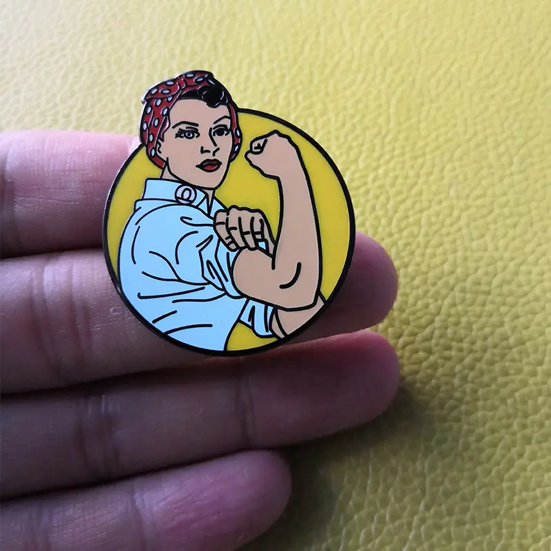 Mulheres Poder Esmalte Pin força feminista e solidariedade broche Punho protesto orgulho acessório