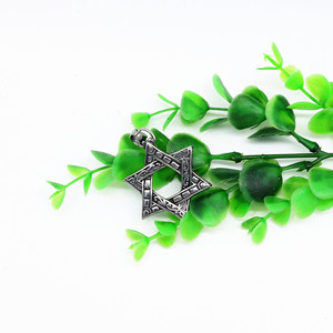 yunnique Unisex Titanium Steel <b>Star</b> Pendant Necklace Metal Retro <b>Design</b> Fashion Jewelry - Product Image 4