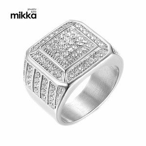 แหวนแต่งงานผู้ชายแฟชั่น ชุบทอง 18K สแตนเลสประดับเพชรคิวบิกเซอร์โคเนียเต็มวง พร้อมเพชรโมอิสซาไนต์ - Product Image 1