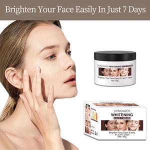 <span class=keywords><strong>Crème</strong></span> de jour blanchissante OEM professionnelle Anti-âge Anti-rides soin du visage hydratant avec niacinamide pour une peau lisse - Product Image 2