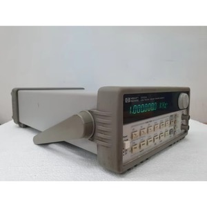 Generador de Funciones/Formas de Onda Arbitrarias HP 33120A, 15 MHz H H - Product Image 2
