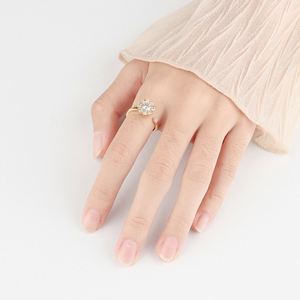Anillo Giratorio Ajustable de Circonita Cúbica con Diamantes Redondos para Calmar la Ansiedad y el Estrés, Anillo Antiestrés - Product Image 3