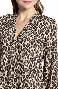 Camisa holgada con estampado <span class=keywords><strong>de</strong></span> leopardo y <span class=keywords><strong>manga</strong></span> <span class=keywords><strong>larga</strong></span> con cuello <span class=keywords><strong>de</strong></span> pico <span class=keywords><strong>para</strong></span> mujer, <span class=keywords><strong>blusas</strong></span> informales personalizadas <span class=keywords><strong>de</strong></span> alta calidad <span class=keywords><strong>para</strong></span> mujer - Product Image 3