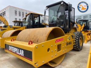 Rodillo Compactador de Neumáticos CAT CS683E Usado, Origen Japón, Rodillo de Tambor Único para Asfalto, Motor Eléctrico 129kW, Bomba, Buen Precio - Product Image 2