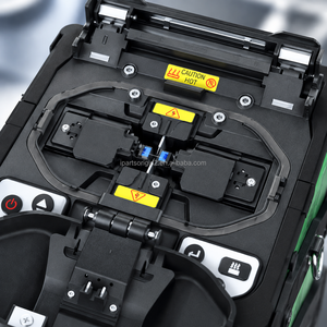 Soudeuse par fusion de fibres optiques à 6 moteurs, haute performance, batterie 7800 mAh, épissage en 6s, chauffage en 15s pour épissage de câbles optiques FTTX - Product Image 5