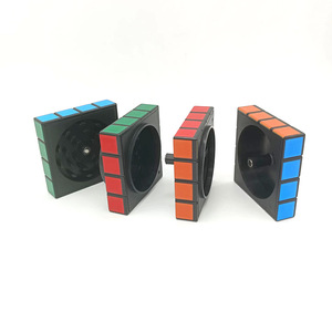 Molinillo de Hierbas Cuadrado Manual de 4 Capas y 58 mm con Diseño Creativo de Cubo de <span class=keywords><strong>Rubik</strong></span> para Hierbas Secas - Product Image 4