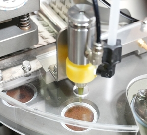 Quay một làn xe tự động nhôm Nespresso viên nang cà phê làm đầy và niêm phong máy - Product Image 4