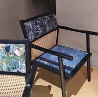 Fauteuil en tissu à imprimé floral, panneau en rotin naturel, cadre en bois massif noir, chaise de salle à manger vintage personnalisable, mobilier pour hôtel et maison