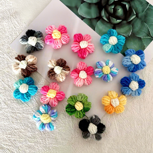 Fiore Colorato all'Uncinetto Fatto a Mano, Artigianale, Circa 4cm-4.5cm, per Accessori Fai-da-Te come Fermagli per Capelli <span class=keywords><strong>e</strong></span> Abbigliamento, Più Voluminoso Rispetto al <span class=keywords><strong>Normale</strong></span> 02 - Product Image 2