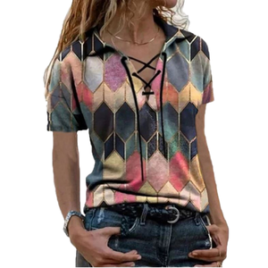 Blusa de satén transpirable de manga corta con cuello en V para mujer, estilo casual urbano, holgada y de color liso - Product Image 1