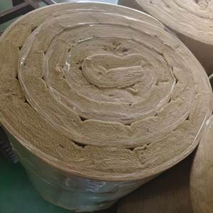 Rouleau isolant en <span class=keywords><strong>laine</strong></span> <span class=keywords><strong>de</strong></span> <span class=keywords><strong>roche</strong></span> <span class=keywords><strong>de</strong></span> basalte <span class=keywords><strong>de</strong></span> 50mm d'épaisseur résistant au feu pour résistance à la chaleur extérieure <span class=keywords><strong>laine</strong></span> <span class=keywords><strong>de</strong></span> <span class=keywords><strong>roche</strong></span> résistante au feu pour entrepôts - Product Image 2