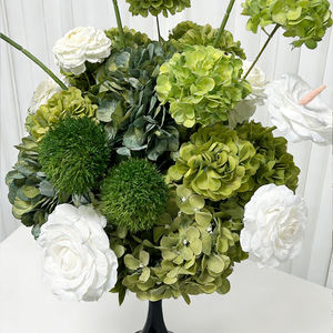 Centro de Mesa de Boda Realista Hecho a Mano con Hortensias y Anturios de Seda - Larga Duración - Product Image 4