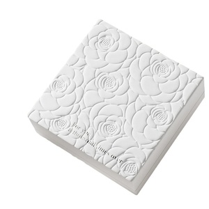 Boîtes cadeaux personnalisées en carton <span class=keywords><strong>blanc</strong></span> avec gaufrage hydraulique, impression nano UV et plastification pour emballage couvercle/habillage - Product Image 5