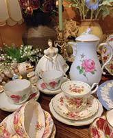 Ensemble de tasses à café et soucoupes en porcelaine fine LOMATO Royal Opulent à imprimé floral - Style nordique, durable, passe au lave-vaisselle, respectueux de l'environnement