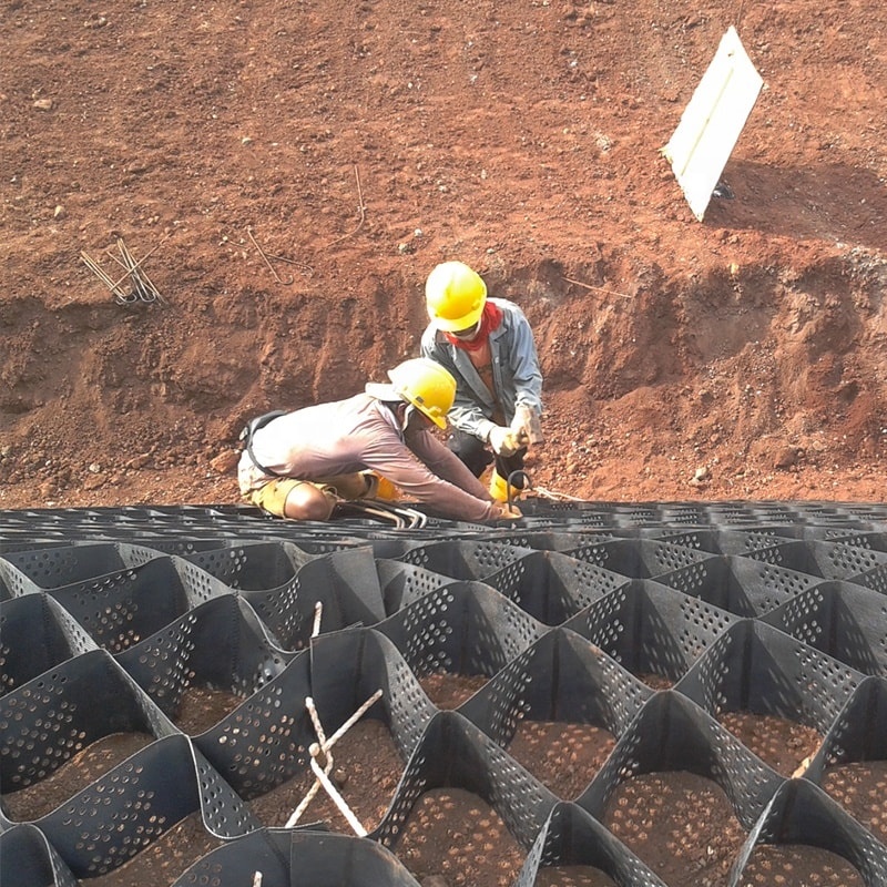 Легкая дорожная сетка гравийная сотовая гравийная подъездная дорога HDPE Geocell для стабилизации почвы и гравия