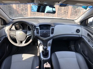 <span class=keywords><strong>Chevrolet</strong></span> <span class=keywords><strong>Cruze</strong></span> 1.6 SE Berline d'<span class=keywords><strong>occasion</strong></span> SAIC, boîte manuelle, essence, toit ouvrant, pneus R15, conduite à gauche, intérieur foncé, pour l'exportation - Product Image 3