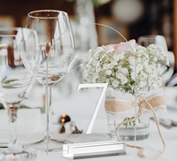 Numéros de table modernes en acrylique transparent, écologiques, imprimés UV, en forme d'arche, pour mariages, avec support de signalisation pour table