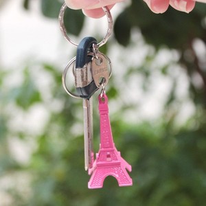 Llavero de la Torre Eiffel de Yu Mo, Miniatura Colorida de Plástico ABS, Decoraciones de Regalo - Product Image 3