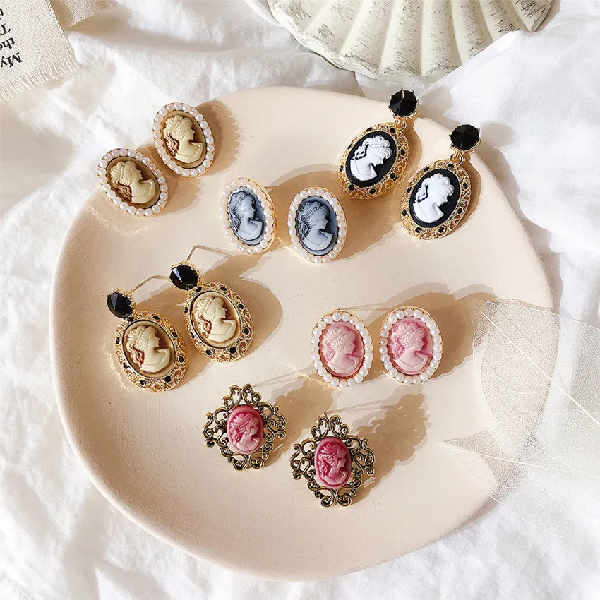 6 Style Vintage Look Antique Lady Queen Relief Oval Acrylic Earring Push Back Stud Fashion Women Cameo Vintage Italy Earrings