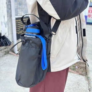 Fitness Magnetic Water Bottle Bag Large Capacity Portable Durable Crossbody Bag For Indoor Sports Unisex Solid Color - Product Image 3