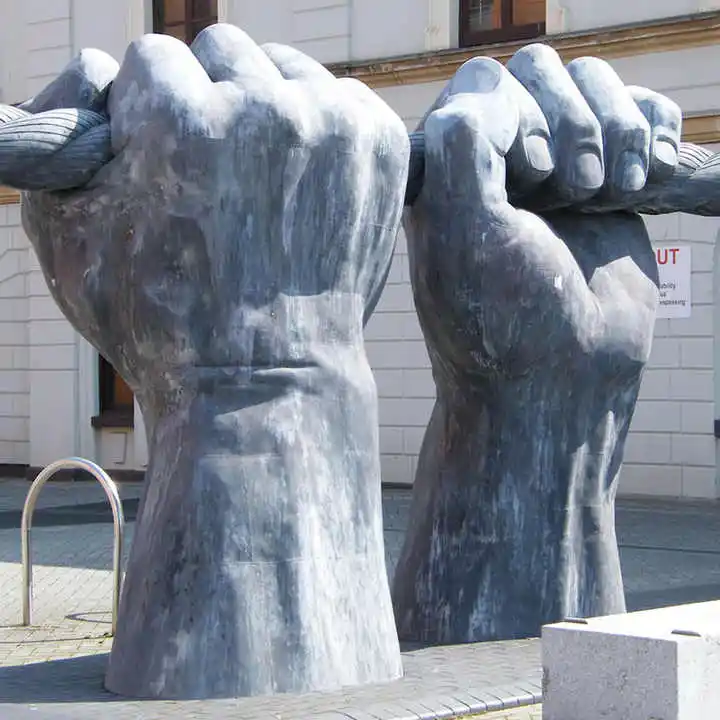 Escultura de mano grande de bronce decoración de metal al aire libre fundición de Palma artesanía escultura de pared