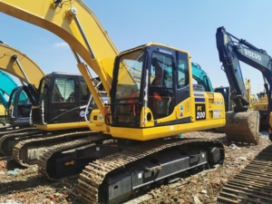 Excavadora Usada Komatsu PC200 PC200-8 de 20 Toneladas de Alta Eficiencia, Ideal para Proyectos de Construcción, Demolición y Movimiento de Tierras - Product Image 3