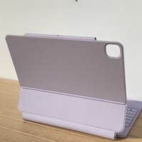 Teclado Mágico Ultraligero Multicolor para iPad de 12.9 y 13 Pulgadas con Función de 14 Teclas y Panel Táctil Completo