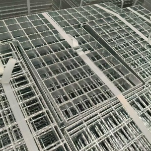 Grilles <span class=keywords><strong>en</strong></span> acier inoxydable modernes, résistantes à la rouille, longue durée de vie, <span class=keywords><strong>en</strong></span> tôle galvanisée à chaud, construction <span class=keywords><strong>en</strong></span> zinc - Product Image 2