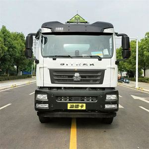 Camion-citerne diesel 8x4 (8 roues avant, 8 roues arrière) de 20 000 litres pour le stockage d'huile lourde, fabriqué en Chine, à vendre - Product Image 2