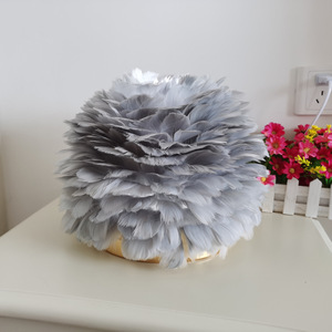 <strong>Feather</strong> Table Lamp Bedside Lamp E27 Creative <strong>Feather</strong> <strong>Lampshade</strong> for Home Living Room Bedroom - Product Image 2
