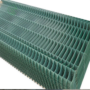 Paneles de Cerca Curvos 3D de Alta Calidad, Construcción de Malla de Hierro Galvanizado, Paneles de Cerca de Metal Corrugado con Recubrimiento Verde para Carreteras - Product Image 5
