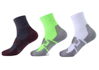 Chaussettes de sport OEM Design Grip Crew antidérapantes personnalisées pour hommes femmes enfants tricotées Summer Print Football/Basketball/Baseball Body