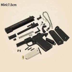 Vente en gros 1:3 mini pistolet jouet 7cm porte-clés en métal avec Bulltes - Product Image 6