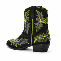 Bottes de cowboy noires brodées sur mesure pour femmes, bottines western vert néon à bout pointu et talon carré, vente en gros, OEM, ODM, usine 2026