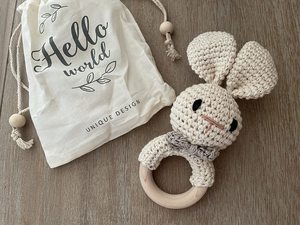 Ensemble hochet en bois au crochet avec nom <span class=keywords><strong>gravé</strong></span> personnalisé pour nouveau-nés, succès transfrontalier, coffret cadeau bébé, attache-tétine, <span class=keywords><strong>couverture</strong></span>, rentrée scolaire - Product Image 5