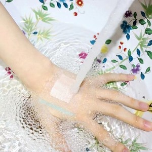 พลาสเตอร์ใสกันน้ำ Pipal Tree ขนาด 38x38 มม. สำหรับปิดแผล - Product Image 1