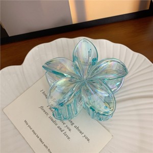Wholesale 8cm New Color Transparent Plastic Flower Hair <b>Clips</b> Premium Frangipani Fashion Hair Claw with Card For Women And Girls - Product Image 5
