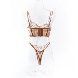 Ensemble de Lingerie Sexy de Haute Qualité OEM pour <span class=keywords><strong>Femme</strong></span> <span class=keywords><strong>Nuisette</strong></span> en Dentelle Brodée Soutien-Gorge <span class=keywords><strong>Push</strong></span>-<span class=keywords><strong>Up</strong></span> et Culotte - Product Image 6