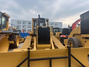 รถดันดินตีนตะขาบ CAT D5M มือสอง, ห้องโดยสารแบบ ROPS, ฟังก์ชั่นการทำงานครบถ้วน, รถดันดินมือสองสำหรับงานเคลียร์พื้นที่และฐานรากท่อส่ง - Product Image 4