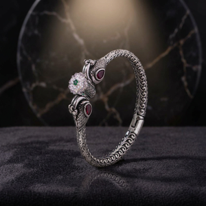 Brazalete Elegante de Plata de Ley para Mujer, Diseño de Pavo Real, Resistente al Agua, 38g - Product Image 2