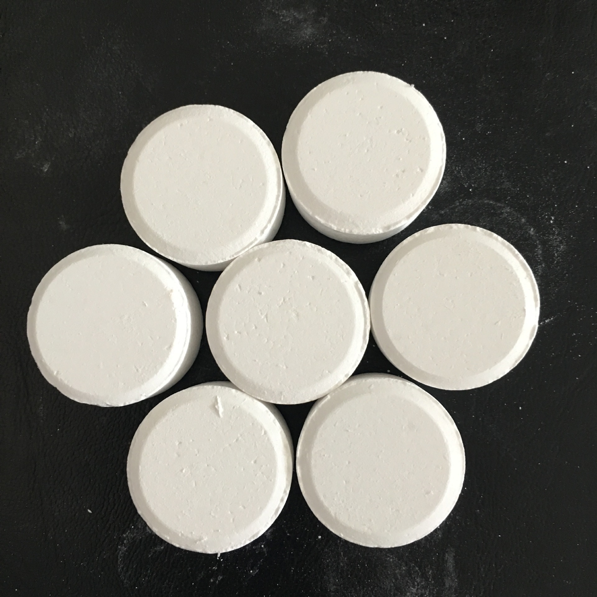 Химикаты для обработки воды, таблетки хлора, гранулированный порошок, трихлоризоциануровая кислота TCCA для очистки воды в бассейне