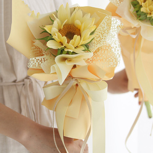 Papier d'emballage élégant et imperméable pour fleurs, papier cadeau pour bouquets et matériaux d'emballage en carton - Product Image 1