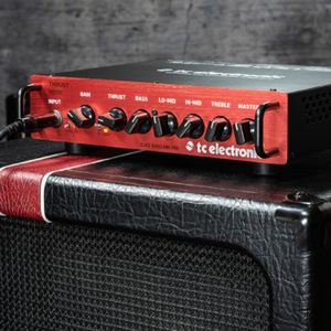 <span class=keywords><strong>Amplificador</strong></span> de Bajos Portátil <span class=keywords><strong>TC</strong></span> <span class=keywords><strong>ELECTRONIC</strong></span> BQ250 de 250 Vatios con Preamplificador Mosfet y Compresor Thrust - Product Image 5